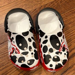 Crocs - children’s size 9 101 Dalmatians print never been worn